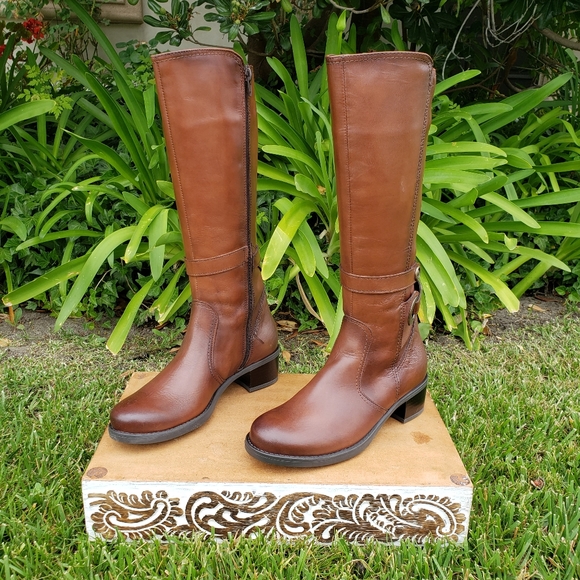 Gorgeous David Tate x Nordstrom Italian-Made Cognac Leather Boots - Picture 3 of 9